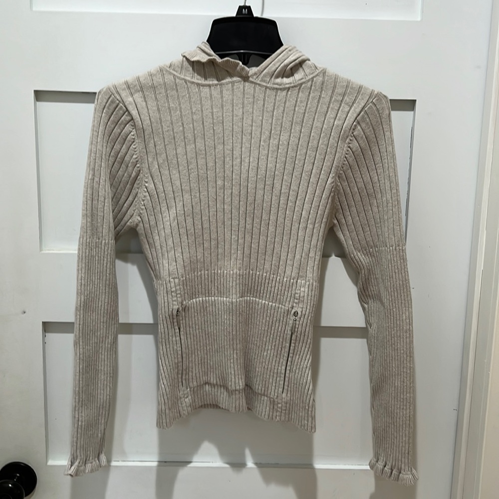 NILS rubbed and ruffled long sleeve shirt with hood